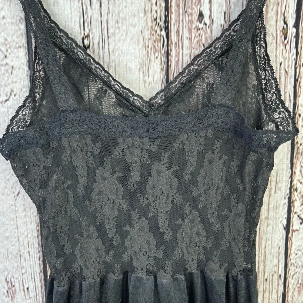 Vintage Vanity Fair Black Lace Nylon Slip Nightgown‎ Dress Lingerie Negligee 32